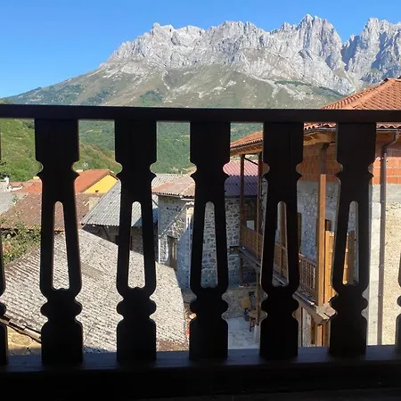 La Balconada De Valdeon בית נופש פוסאדה דה ואלדון